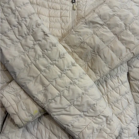 The North Face Women's Off-White Puffer Jacket - Picture 6 of 8